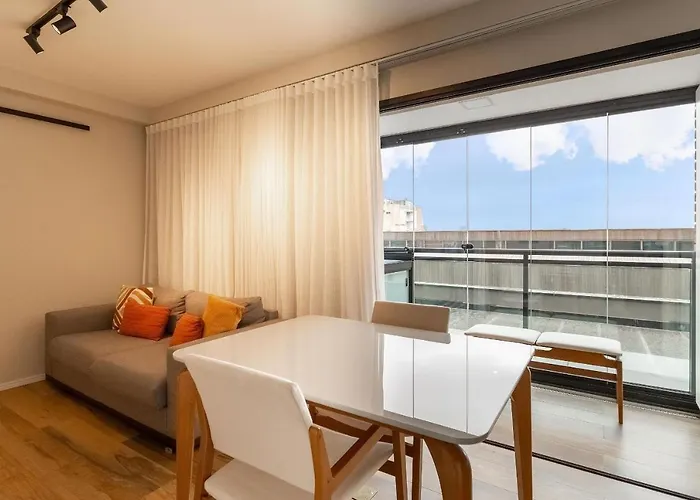 Apartamento recémreformado, silencioso e com infraestrutura de lazer na Vila Madalena